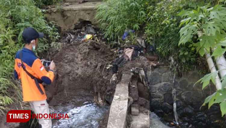 Banjir Bandang Di Desa Bulukerto Kota Batu Sumbat Irigasi Pertanian