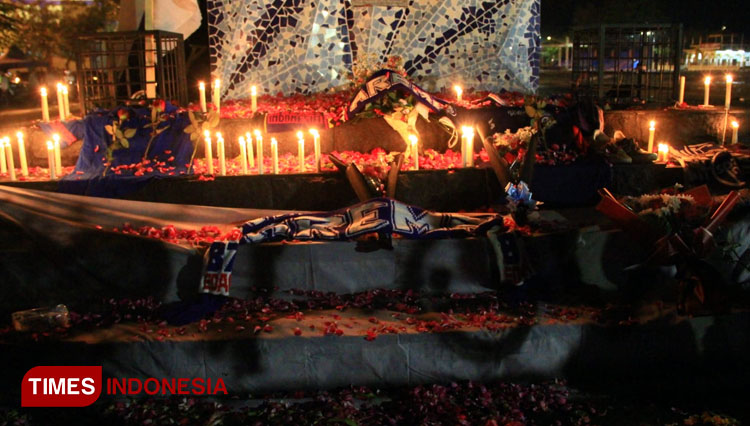 FIFA Kibarkan Bendera Setengah Tiang Untuk Menghormati Tragedi Stadion