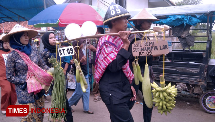 Karnaval Budaya Menghidupkan Acara Sedekah Bumi Di Indramayu Wisatahits