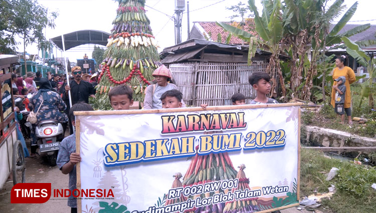 Karnaval Budaya Ramaikan Acara Sedekah Bumi Di Indramayu TIMES Indonesia