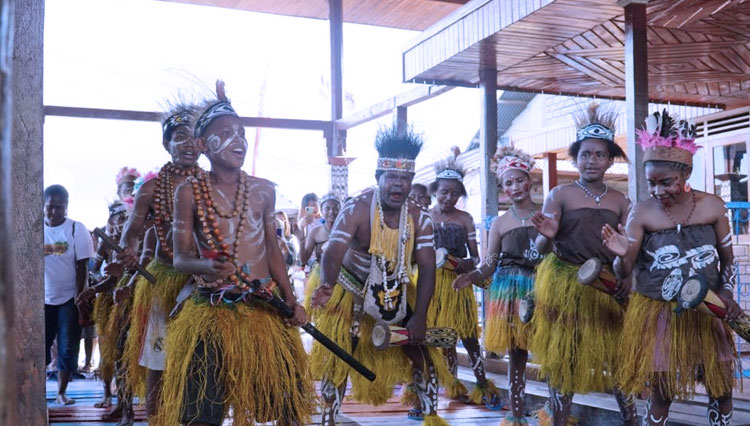 Festival Ulat Sagu, Paua. (FOTO: Dok. IST)