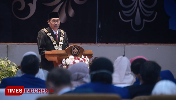 Rektor-Universitas-Negeri-Malang-3.jpg