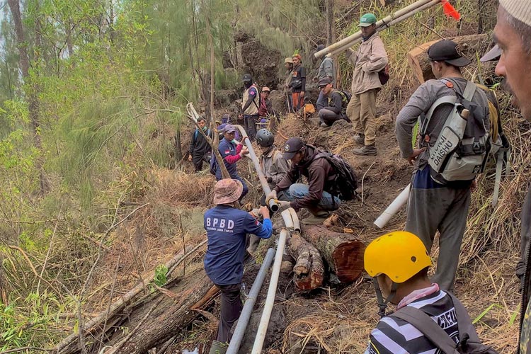 Gunung Lawu Terbakar Lagi BPBD Jatim Kirim Bantuan Dan Pasukan