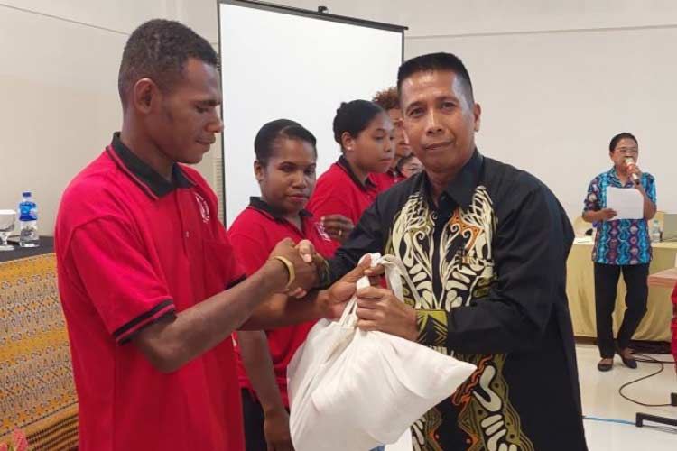 Pemerintah Kucurkan Bantuan Modal Rp396 Juta Untuk Pemuda Di Papua