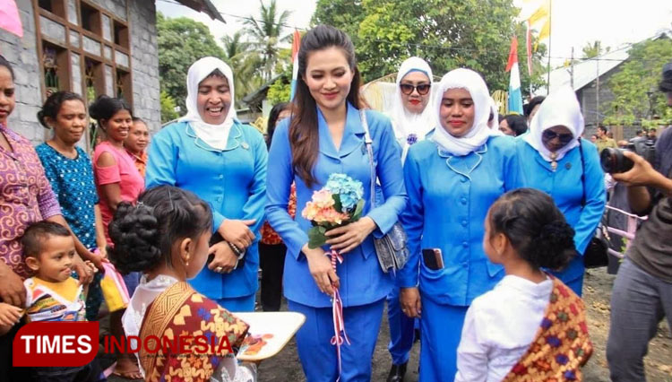 Ketua TP PKK Pulau Morotai, Sherly Tjoanda saat menghadiri sebuah acara. (foto: Dok Sherly Tjoanda)