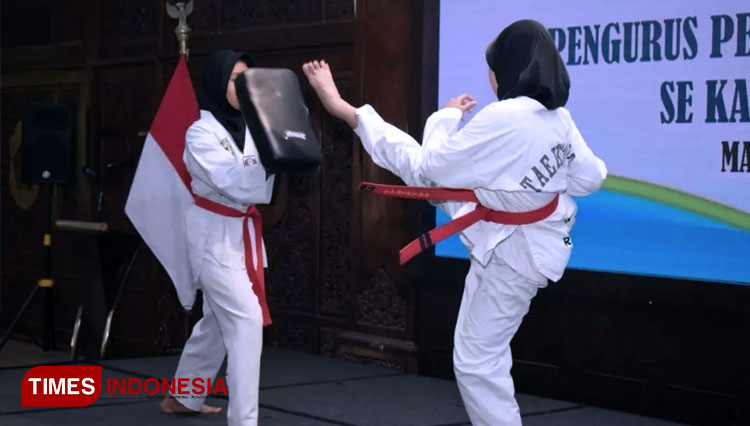 Pendopo-Lokatantra-Lamongan.jpg
