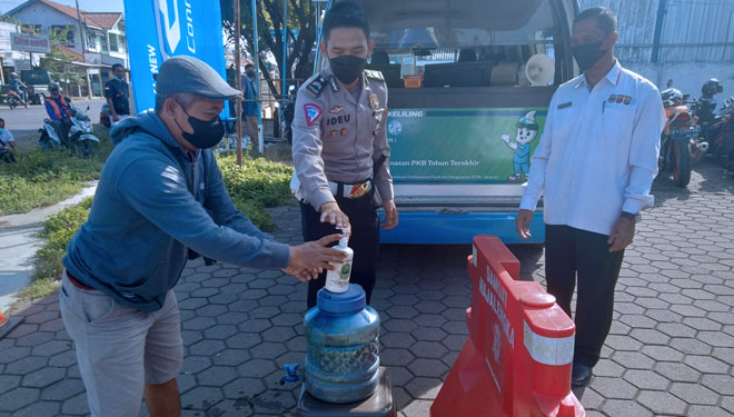 Samsat Kawin, Buruh Pabrik Di Majalengka Kini Lebih Mudah Bayar Pajak ...