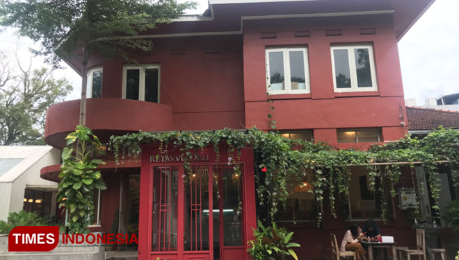 Tampak depan kafe croissant Retawu Deli. (foto: Ratu Bunga/TIMES Indonesia)