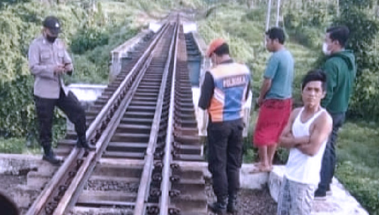 Tertabrak-Kereta-Api-2.jpg