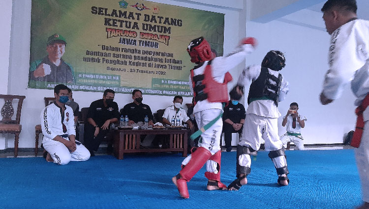 Atlet muda tarung derajat dari sejumlah Kota dan Kabupaten di Jawa Timur saat menunjukkan kemampuanya jelang kejurprov di Jember. (Foto: Dokumen Kodrat Jatim for TIMES Indonesia)