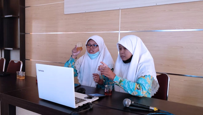 Pelajar SMAN 1 Lamongan yang berhasil menyabet medali dalam pada bidang enviromental, pada ajang Bosnian Science Project Olympiad (Bosepo) 2022. (FOTO: SMAN 1 Lamongan for TIMES Indonesia)