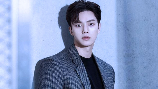 Tak Mau Terlihat Tampan, Song Kang Pendekkan Rambut 