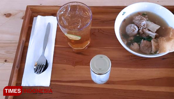 Pemilik-kedai-Bakso-day-b.jpg