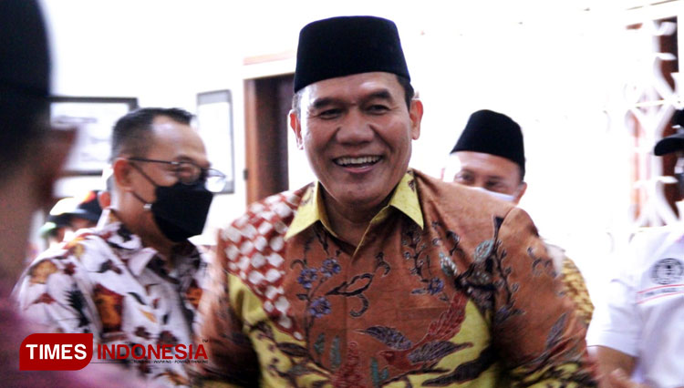 Bambang-Haryo-Soekartono-1.jpg