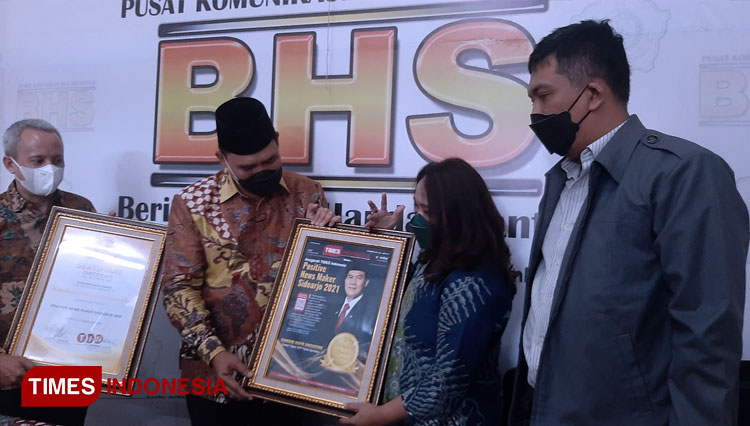Bambang-Haryo-Soekartono-3.jpg