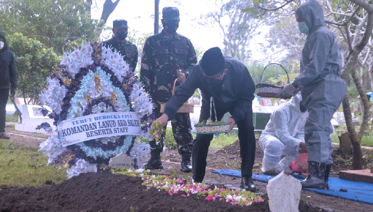 Pemakaman-Ayahanda-Mantan-Panglima-TNI-4.jpg