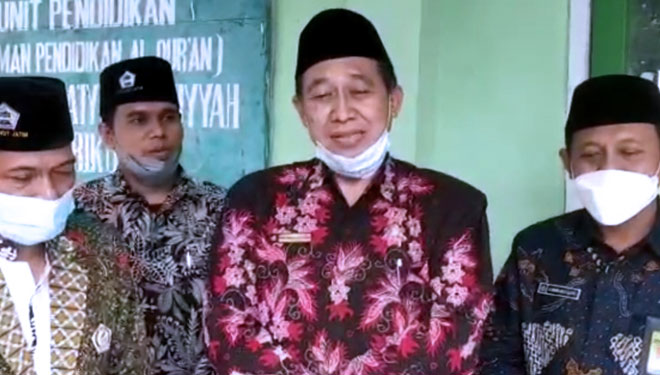 santri-Madrasah-Diniyah-Takmiliyah-b.jpg