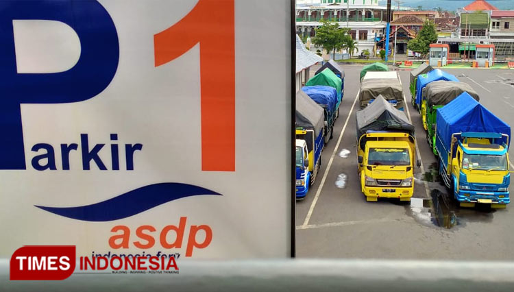 Hari Raya Nyepi, Truk Logistik Tertahan di Pelabuhan Ketapang Banyuwangi