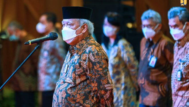 Menteri PUPR RI Basuki Hadimuljono saat melantik sejumlah pejabat Kementerian PUPR RI, di Auditorium Kementerian PUPR RI, Jumat (4/3/2022). (FOTO: Biro Komunikasi Publik Kementerian PUPR RI)