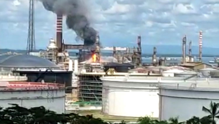 Kilang Pertamina Balikpapan Kebakaran, Api Berhasil Dipadamkan - TIMES ...