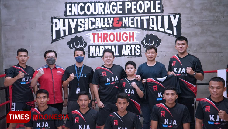Atlet-MMA-Rumble-Fight-Team-Surabaya-bertarung-2.jpg