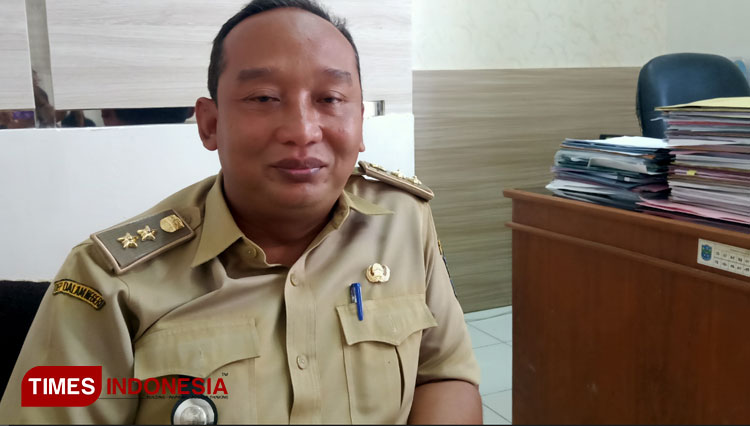 Kabid Pendapatan BPKPD Kota Banjar, Fauzi Effendi saat memberikan keterangan terkait pemungutan pajak bagi reklame yang tak berizin (foto: Susi/TIMES Indonesia)