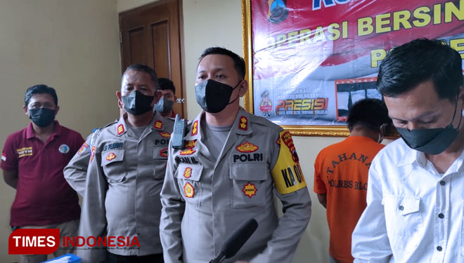 Kapolres Blora AKBP Aan Hardiansyah saat konferensi pers dihadapan para wartawan. (Foto: Firmansyah/TIMES Indonesia