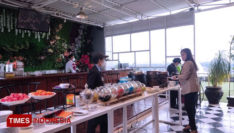 Aneka hidangan SAHARA (Sajian Khas Ramadhan) ala The 101 Malang OJ. (foto: Kurniawan Saputro/TIMES Indonesia)
