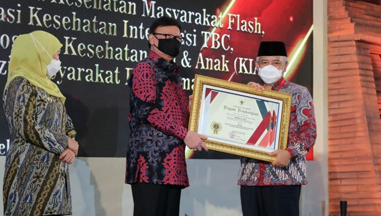 Bupati Malang Abah Sanusi, Peraih Special Achievement Award Kabupaten ...