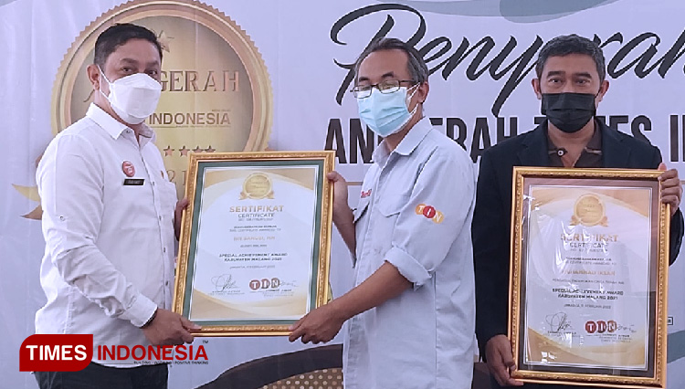 Bupati Malang Abah Sanusi Diwakili Plt Kabag Prokopim Terima ATI 2021