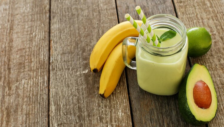 Banana and avocado smoothies. (Photo: Freepik)
