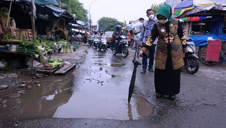 Tinjau Langsung Bupati Jombang Terima Laporan Jalan Rusak Times