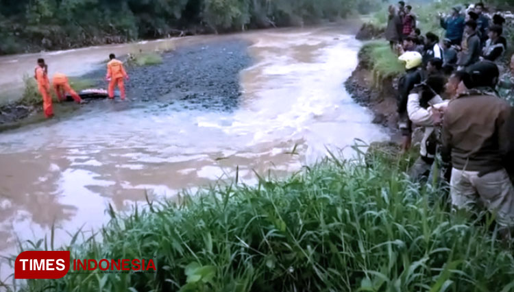 Pria Tenggelam di Sungai Pekalen Probolinggo Ditemukan Terdampar di Bebatuan