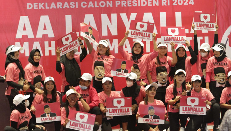 Ratusan masyarakat Solo, Jawa Tengah deklarasi dukungan pencalonan AA LaNyalla Mahmud Mattaliti di Pilpres 2024. (FOTO: Relawan for TIMES Indonesia)