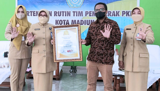 Terima ATI 2021 Kategori Woman of The Year Kota Madiun, Ketua Dekranasda: Ini Semakin Memotivasi Kami