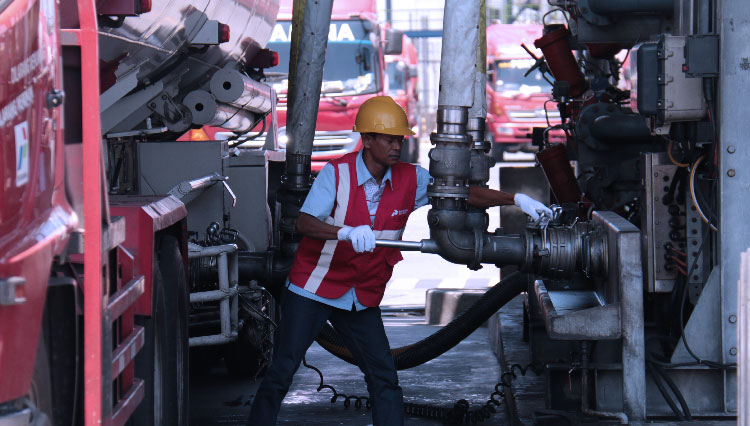 Fuel Terminal Pertamina Tuban Raih Penghargaan Zero Accident - TIMES ...