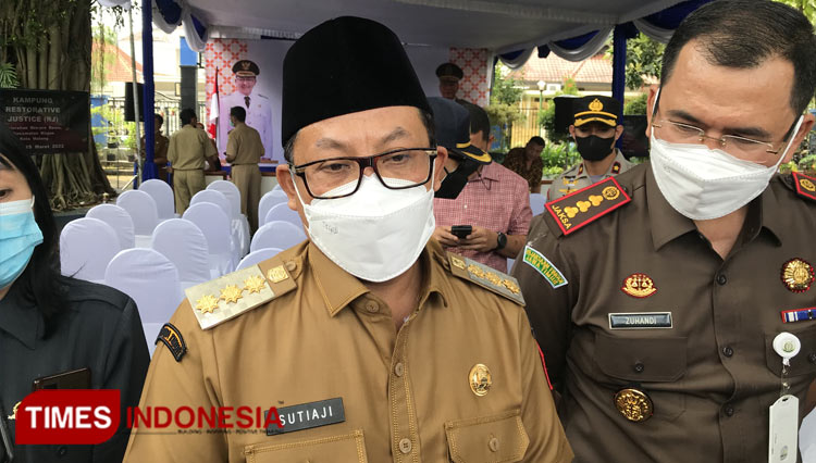 Wali Kota Malang, Sutiaji saat ditemui awak media, Selasa (15/3/2022). (Foto: Rizky Kurniawan Pratama/TIMES Indonesia)