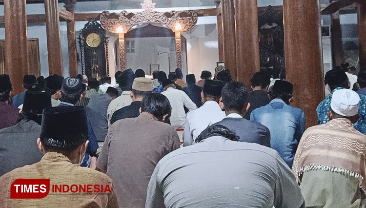 Ribuan Jamaah Ikuti Malam Nisfu Sya'ban di Masjid Tegalsari Ponorogo