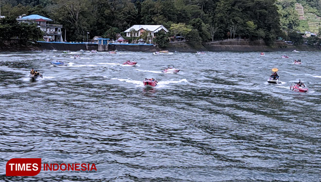Tumpeng-Gono-Bau-b.jpg
