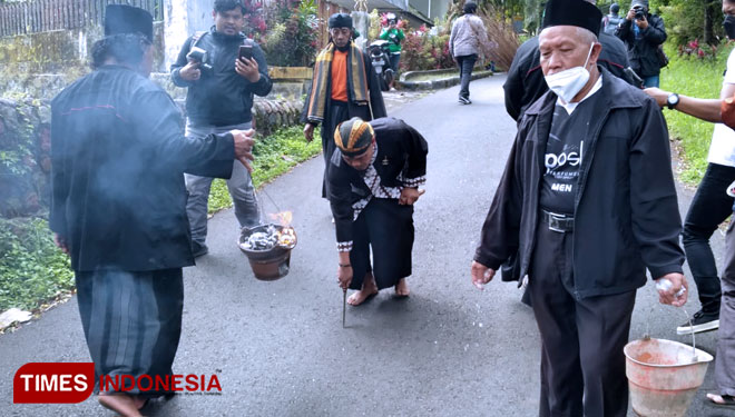 Ritual-Nggaret-Bumi-b.jpg