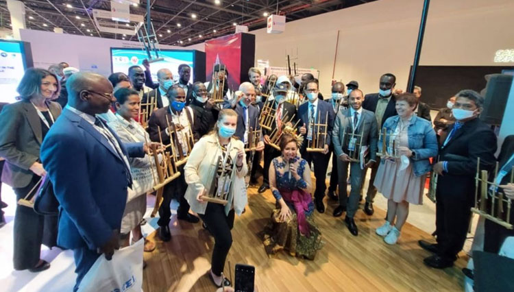 Di WWF ke-9 Senegal, Menteri PUPR RI Main Angklung Bersama Sejumlah Delegasi