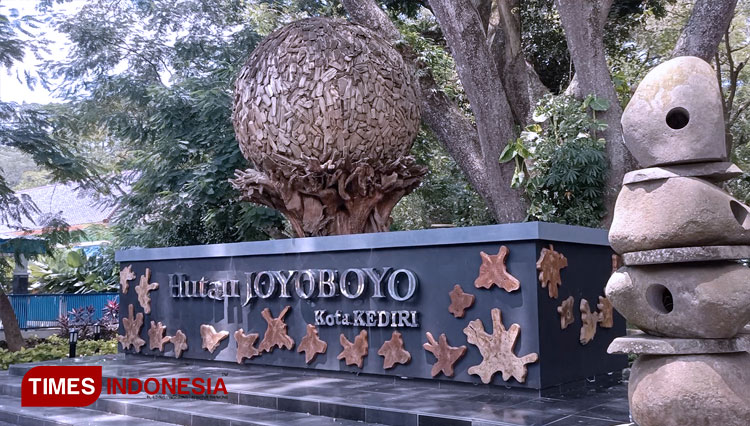 Hutan-Joyoboyo-Kota-Kediri.jpg