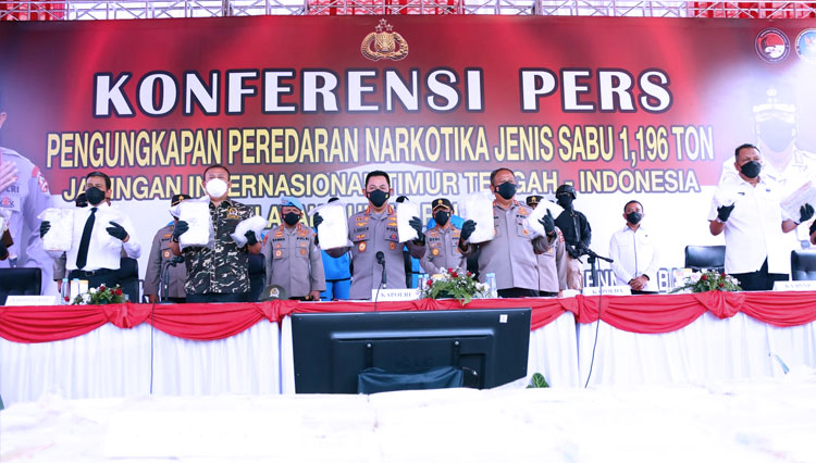  Kapolri Jenderal Listyo Sigit Prabowo saat konferensi pers pengungkapan narkotika jenis sabu seberat 1,196 ton di Pusdik Intelkam, Soreang, Jawa Barat (FOTO: Mabes Polri)