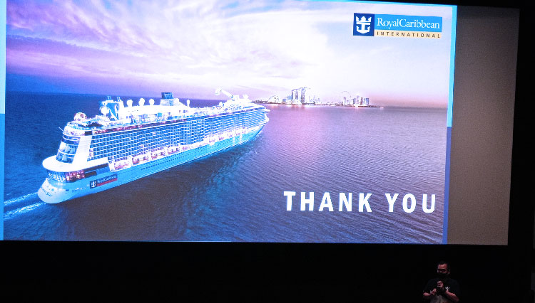 Kapal Spectrum of the Seas. (FOTO: Fahmi/TIMES Indonesia)