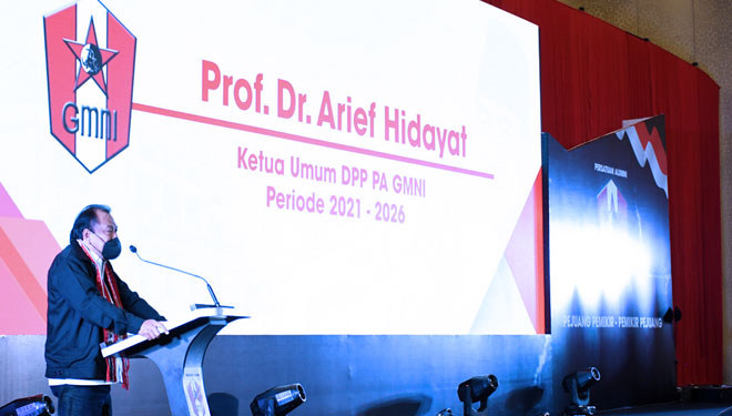 Ketua Umum PA GMNI Prof. Dr. Arief Hidayat saat menyampaikan materinya (foto: Dokumen/PA GMNI)