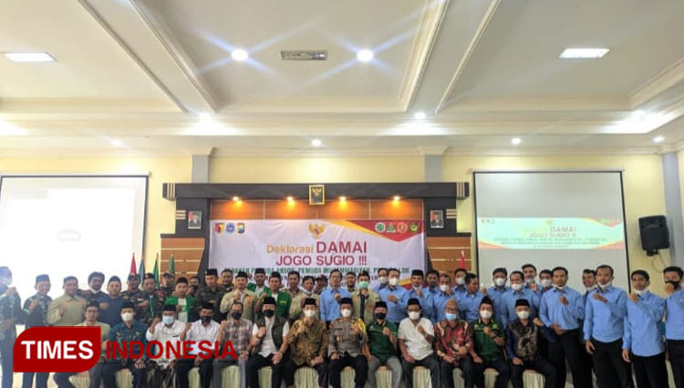 Tiga organisasi pemuda di Kecamatan Sugio, Kabupaten Lamongan, menggelar deklarasi damai untuk menolak paham radikal, Sabtu (26/3/2022). (FOTO: MFA Rohmatillah/ TIMES Indonesia)