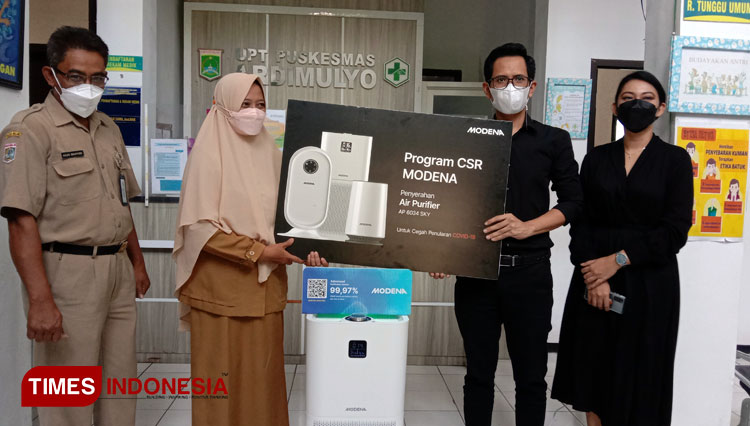 MODENA Bantu Alat Penyaring Udara ke Puskesmas di Malang
