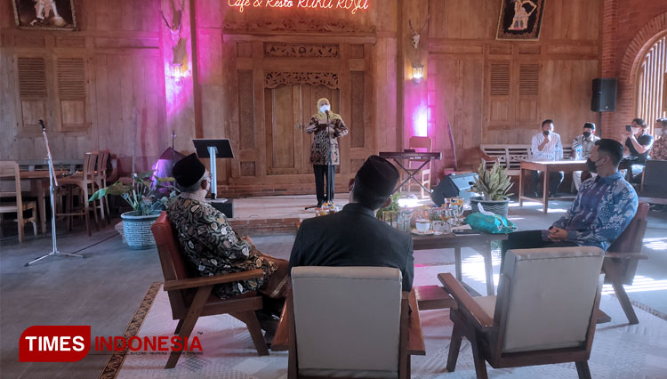 Gubernur Jatim Khofifah Resmikan Cafe Raka Roja di Tuban