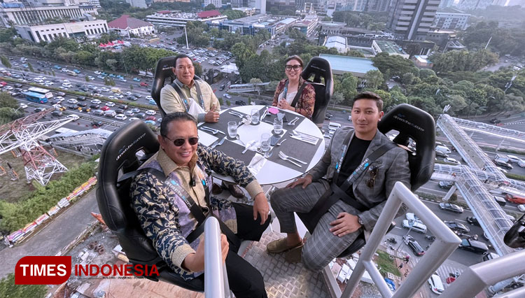 Ketua MPR RI Bambang Soesatyo usai meresmikan Soft Opening Lounge in The Sky Indonesia, Experience Jakarta's Hanging Hangout Spot!. (FOTO: Dok TIMES Indonesia)