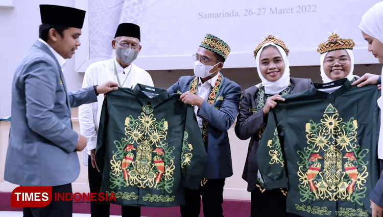Launching Batik IPNU IPPNU Kaltim (FOTO: Bie/TIMES Indonesia)